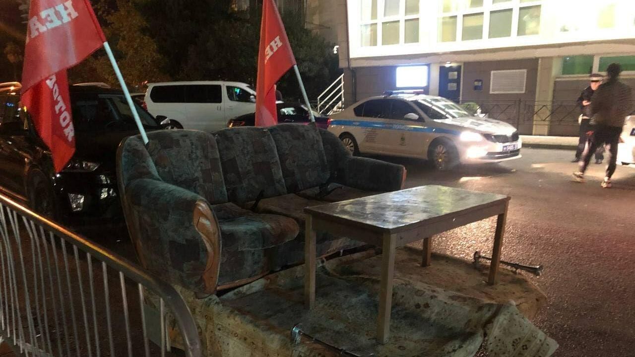 В Сочи полицейские остановили диван на колесах В Сочи полицейские остановили диван на колесах - РИА Новости, 1920, 31.10.2021