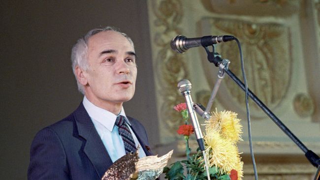 Кинодраматург Юрий Клепиков Кинодраматург Юрий Клепиков