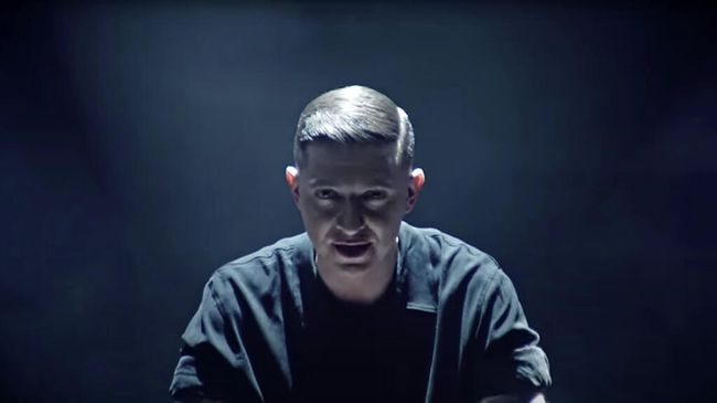 Кадр из клипа OXXXYMIRON — КТО УБИЛ МАРКА?