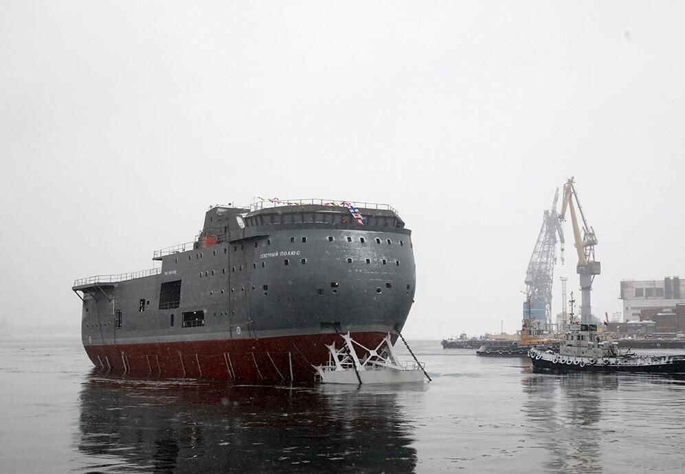 Церемония спуска на воду ледостойкой самодвижущейся платформы (ЛСП) Северный полюс проекта 00903 в Санкт-Петербурге Церемония спуска на воду ледостойкой самодвижущейся платформы (ЛСП) Северный полюс проекта 00903 в Санкт-Петербурге - РИА Новости, 1920, 01.11.2021