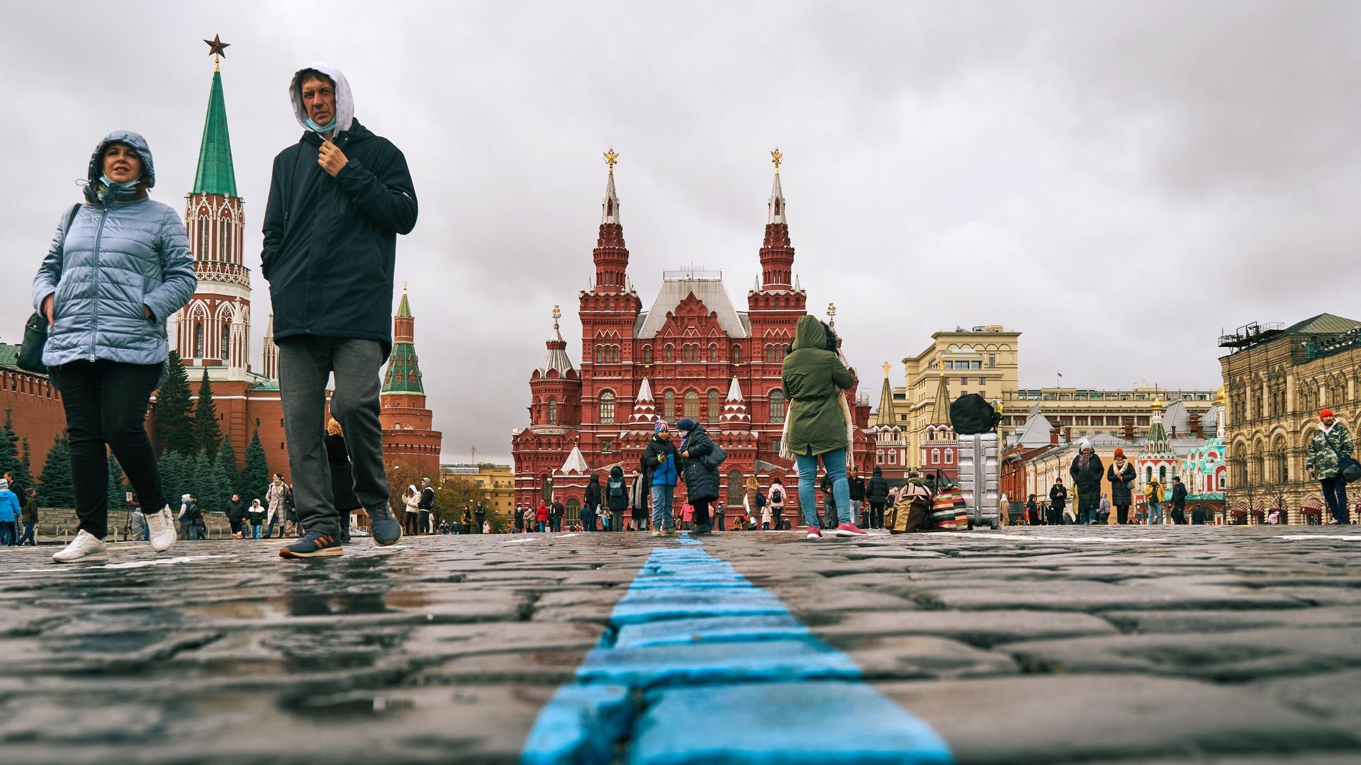 Люди на Красной площади в Москве Люди на Красной площади в Москве - РИА Новости, 1920, 04.05.2022
