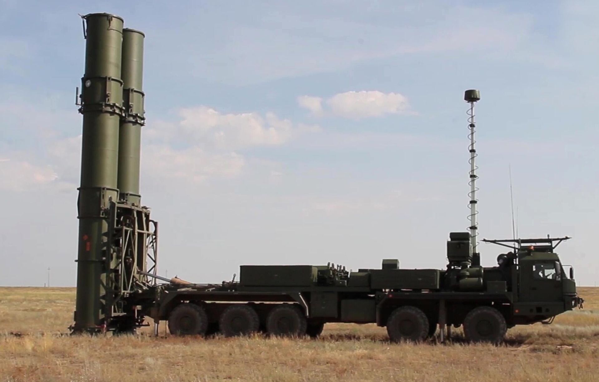 Новейшая ЗРС С-500 провела испытательные стрельбы на полигоне Капустин Яр - РИА Новости, 1920, 18.09.2026