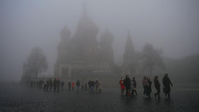 Люди на Красной площади в Москве Люди на Красной площади в Москве