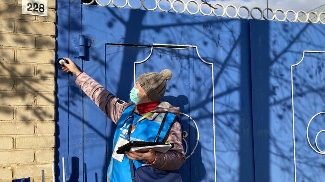 Переписчица обходит дома в Оренбурге