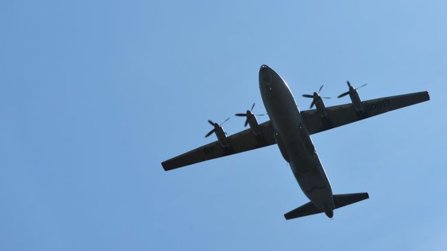 Военно-транспортный самолет Ан-12