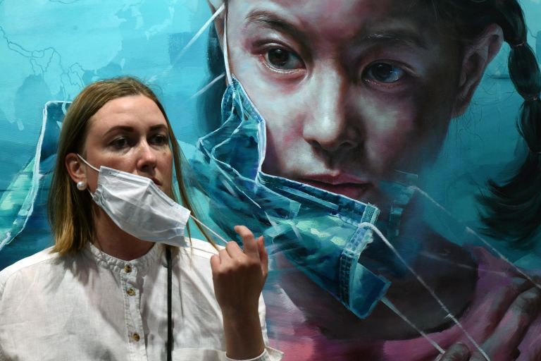 IVПосетительница на IV Международном интерактивном фестивале современного искусства ARTLIFE FEST в Центральном выставочном зале Манеж в Москве IVПосетительница на IV Международном интерактивном фестивале современного искусства ARTLIFE FEST в Центральном выставочном зале Манеж в Москве