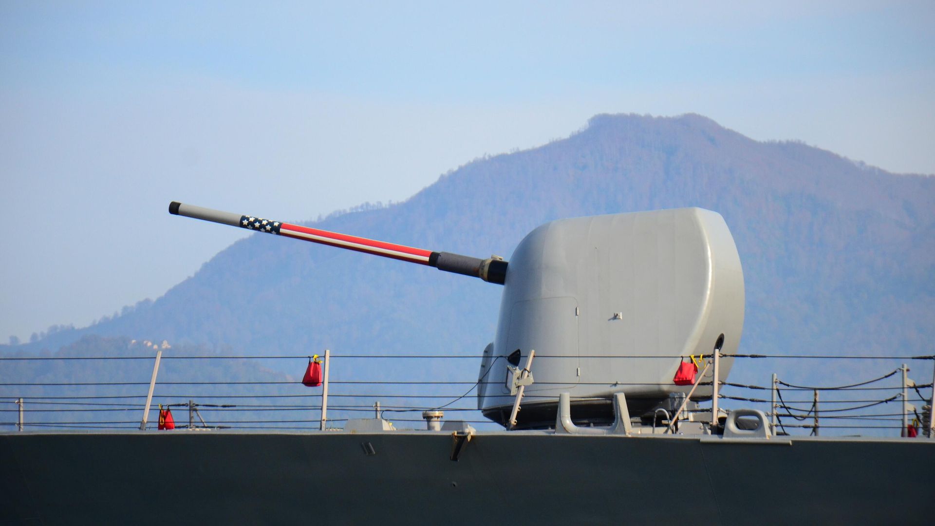 Артиллерийское орудие на эсминце Porter ВМС США в грузинском порту Батуми Артиллерийское орудие на эсминце Porter ВМС США в грузинском порту Батуми - РИА Новости, 1920, 10.11.2021