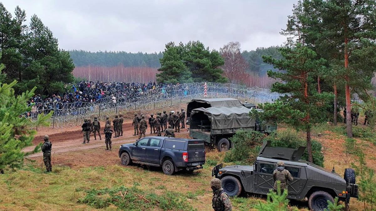 Польские военнослужащие на польско-белорусской границе Польские военнослужащие на польско-белорусской границе - РИА Новости, 1920, 13.11.2021