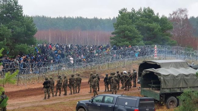 Польские военнослужащие на польско-белорусской границе