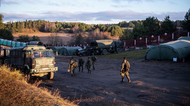 Польские военнослужащие на польско-белорусской границе