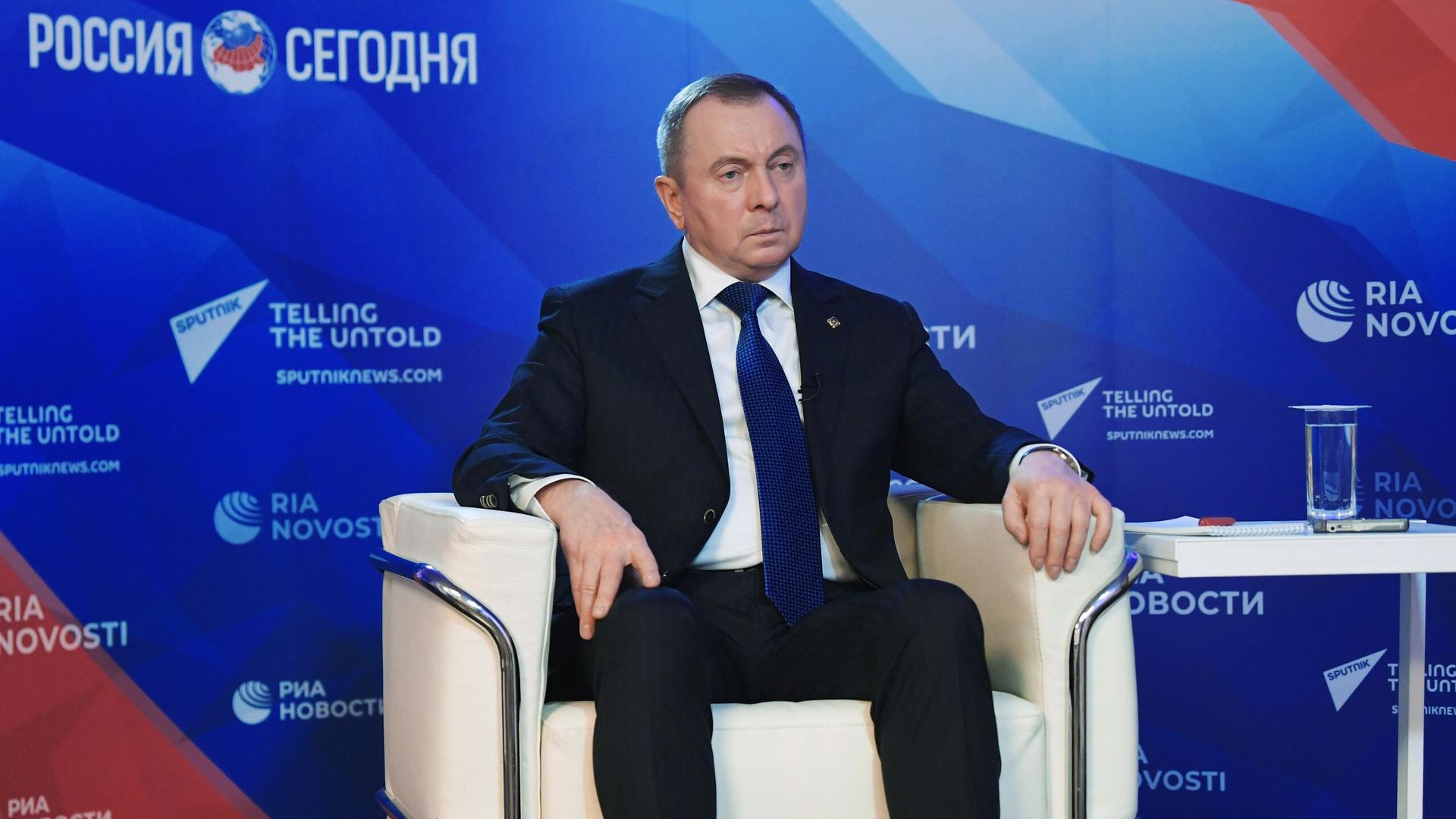 Министр иностранных дел Белоруссии Владимир Макей во время интервью РИА Новости в Международном мультимедийном пресс-центре МИА Россия сегодня в Москве Министр иностранных дел Белоруссии Владимир Макей во время интервью РИА Новости в Международном мультимедийном пресс-центре МИА Россия сегодня в Москве - РИА Новости, 1920, 11.11.2021