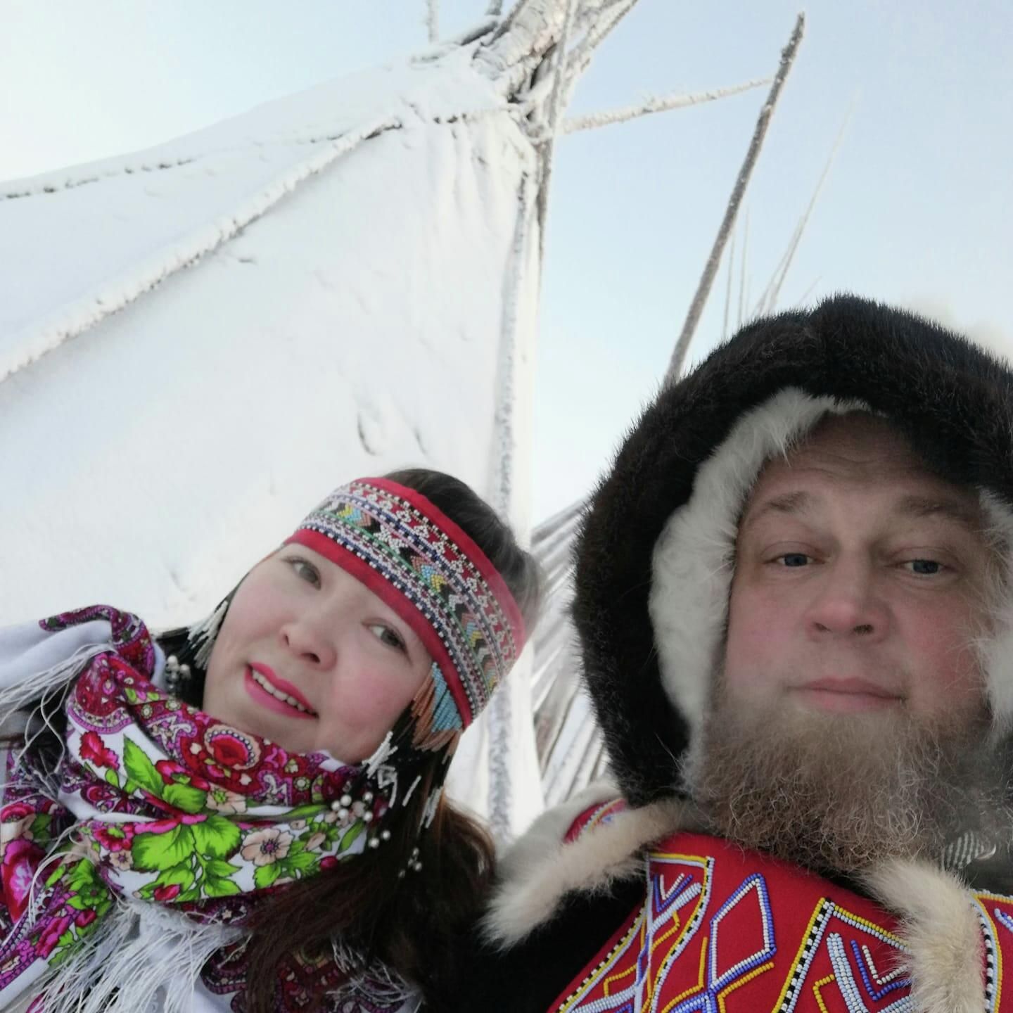 Денис и Анастасия Теребихины у своего чума Денис и Анастасия Теребихины у своего чума - РИА Новости, 1920, 13.11.2021