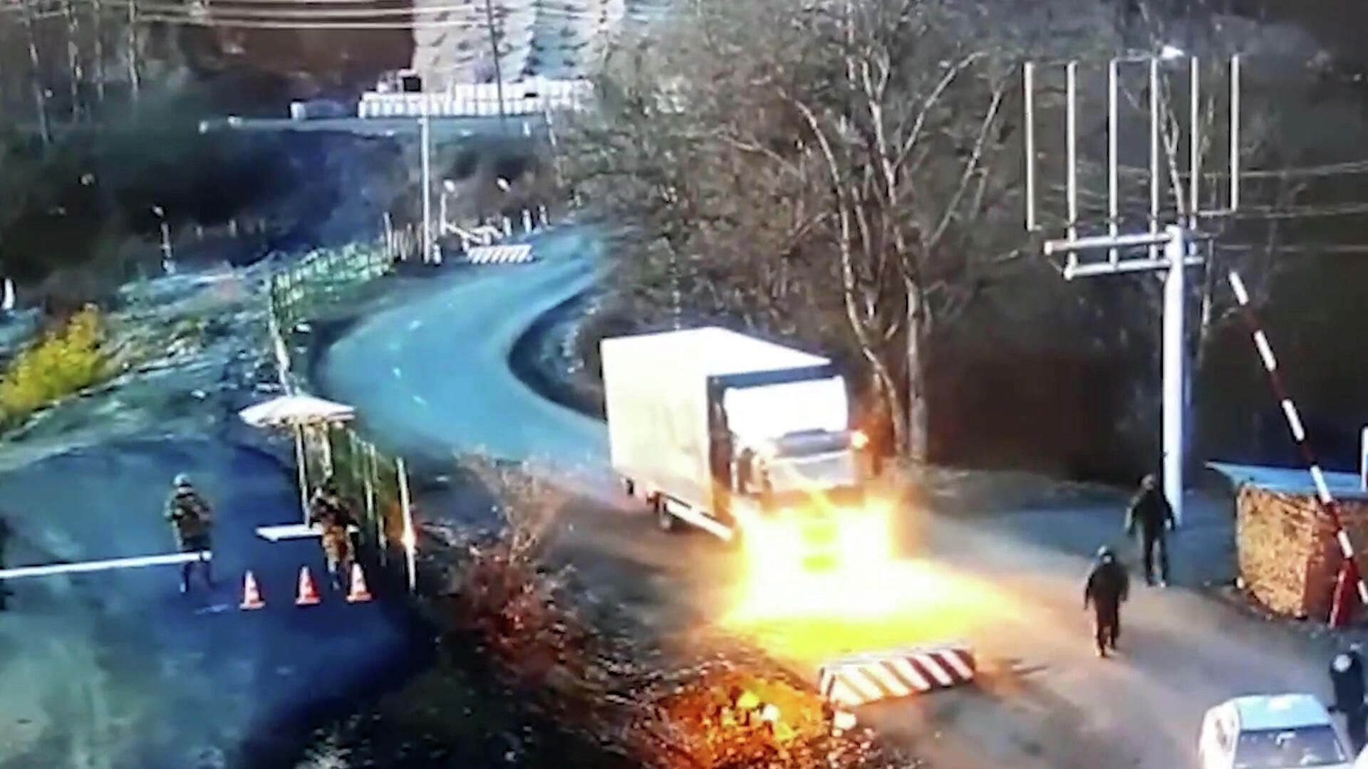 Взрыв у азербайджанского поста в Шуши Взрыв у азербайджанского поста в Шуши - РИА Новости, 1920, 13.11.2021
