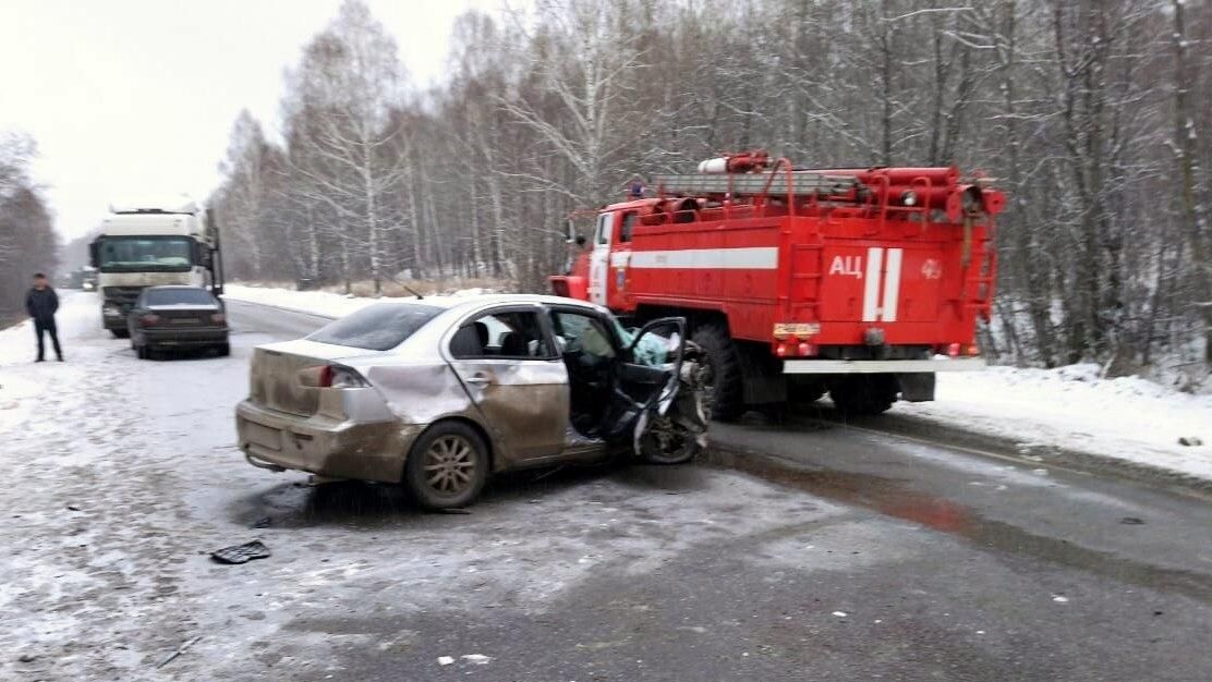 ДТП на федеральной трассе М-5 Урал в Челябинской области ДТП на федеральной трассе М-5 Урал в Челябинской области - РИА Новости, 1920, 13.11.2021