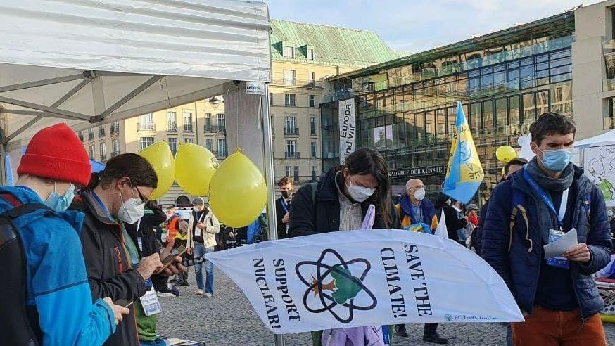 Митинг в защиту климата и атомной энергетики в Берлине Митинг в защиту климата и атомной энергетики в Берлине - РИА Новости, 1920, 13.11.2021