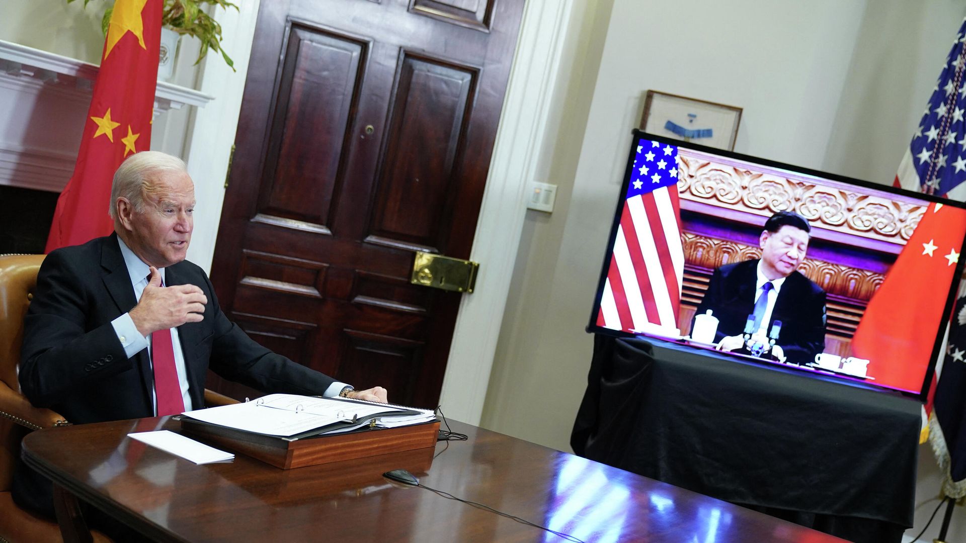 Президент США Джо Байден во время встречи с председателем КНР Си Цзиньпином в режиме видеоконференции Президент США Джо Байден во время встречи с председателем КНР Си Цзиньпином в режиме видеоконференции - РИА Новости, 1920, 16.11.2021