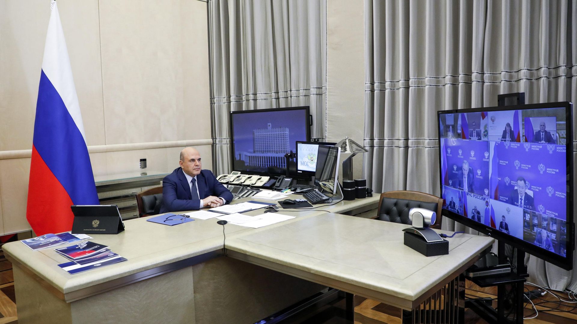 Председатель правительства РФ Михаил Мишустин проводит в режиме видеоконференции совещание с членами кабинета министров РФ Председатель правительства РФ Михаил Мишустин проводит в режиме видеоконференции совещание с членами кабинета министров РФ - РИА Новости, 1920, 07.04.2022