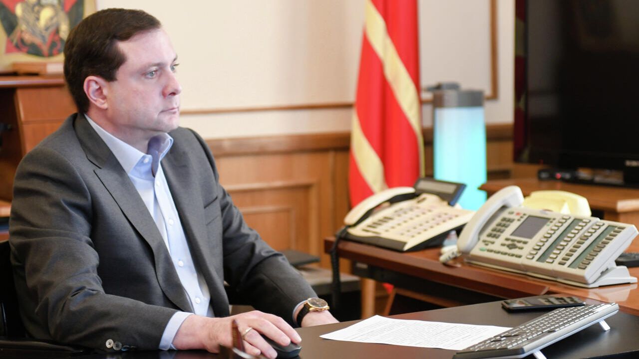  Губернатор Смоленской области Алексей Островский во время рабочей встречи в формате видеоконференцсвязи, в ходе которой обсуждались качество подготовки специалистов в учреждениях среднего профессионального образования - РИА Новости, 1920