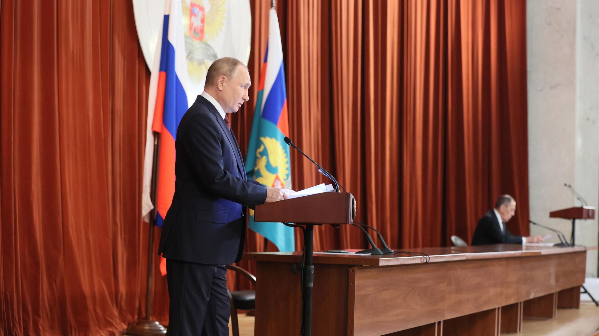 Президент РФ Владимир Путин выступает на расширенном заседании коллегии Министерства иностранных дел РФ Президент РФ Владимир Путин выступает на расширенном заседании коллегии Министерства иностранных дел РФ - РИА Новости, 1920, 18.11.2021