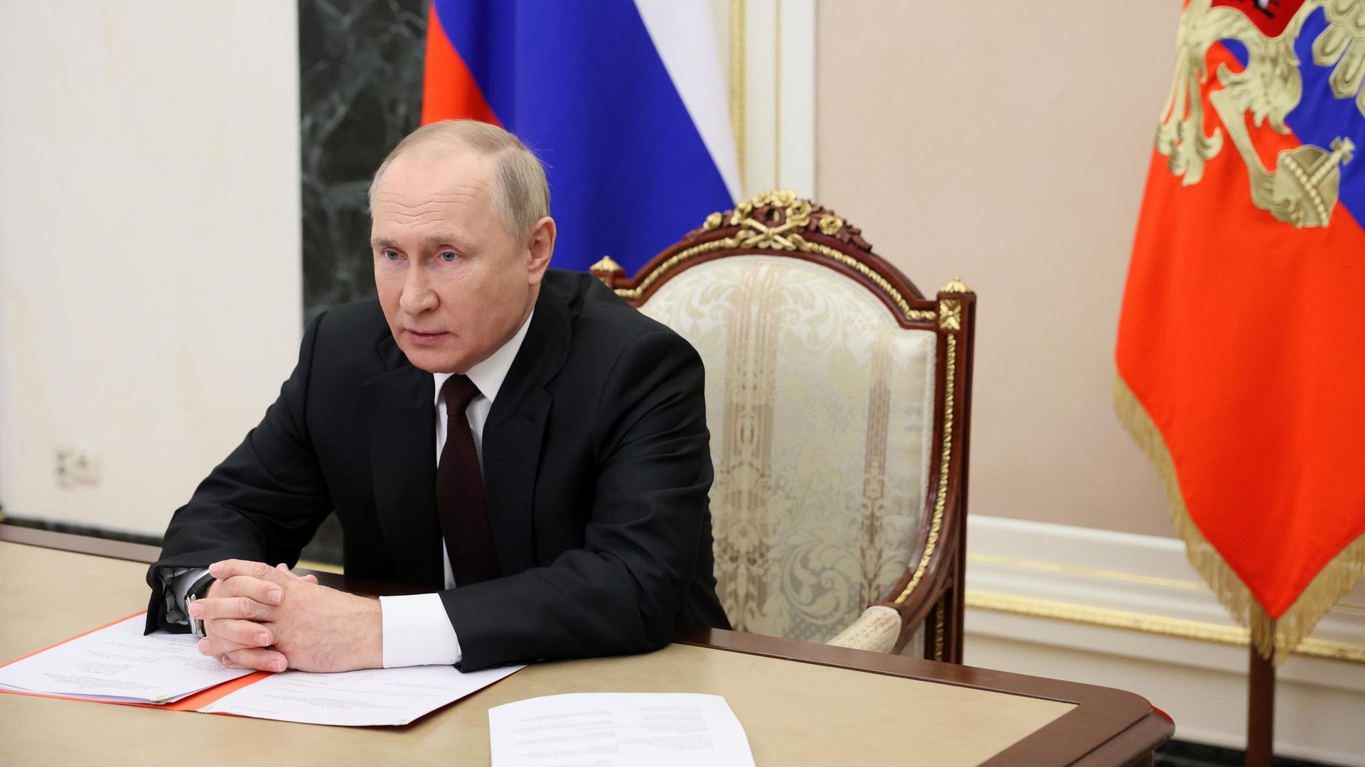 Президент РФ Владимир Путин проводит оперативное совещание с постоянными членами Совета безопасности РФ в режиме видеоконференции Президент РФ Владимир Путин проводит оперативное совещание с постоянными членами Совета безопасности РФ в режиме видеоконференции - РИА Новости, 1920, 29.11.2021