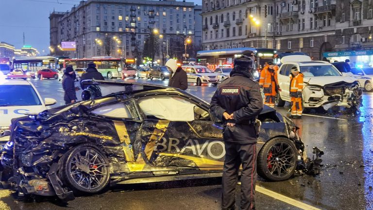 Последствия ДТП на Кутузовском проспекте, в котором погиб блогер Саид Губденский