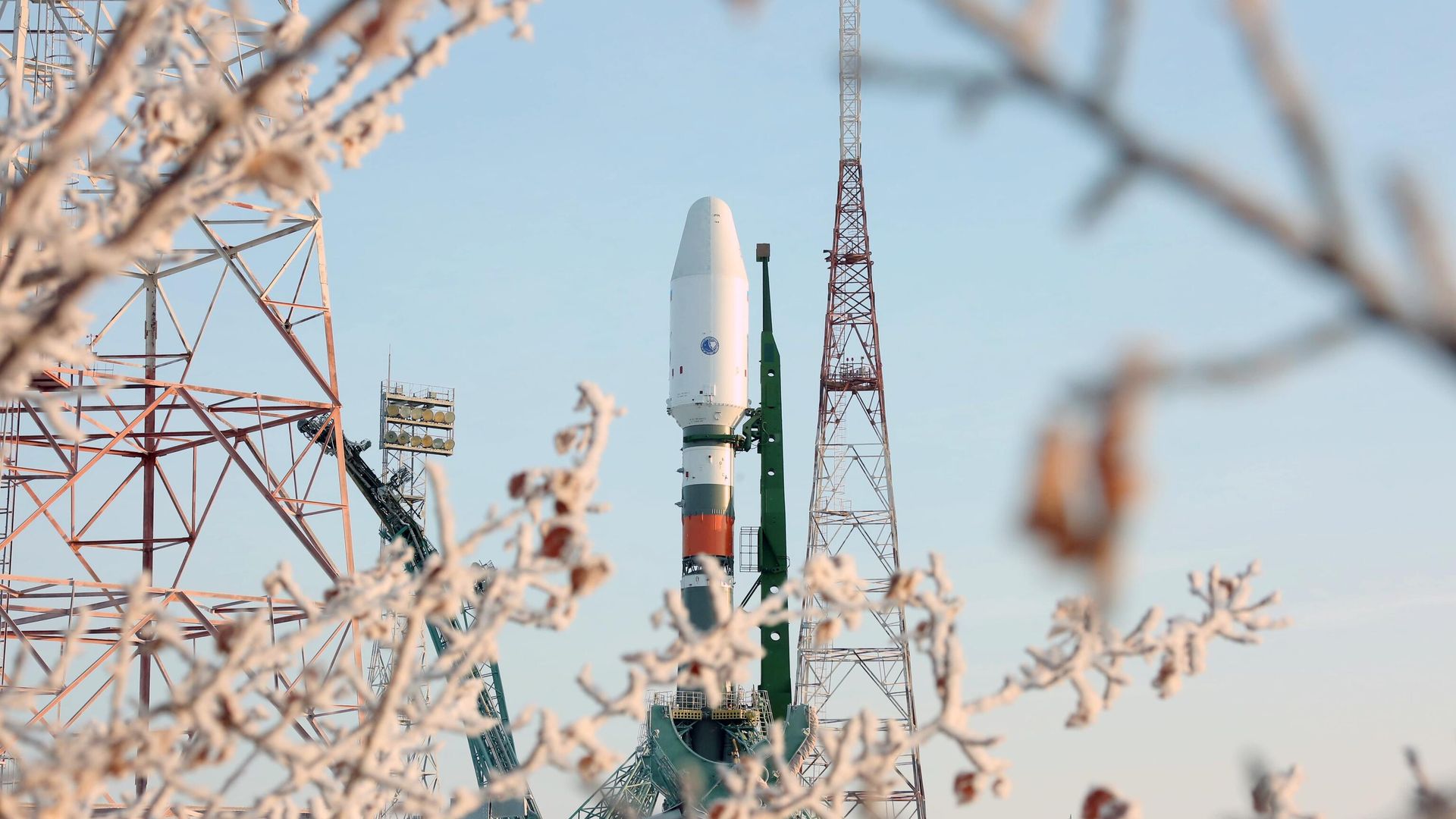 РН Союз-2.1б с транспортным кораблем-модулем Прогресс М-УМ установили на стартовым комплексе космодрома Байконур РН Союз-2.1б с транспортным кораблем-модулем Прогресс М-УМ установили на стартовым комплексе космодрома Байконур - РИА Новости, 1920, 05.01.2022