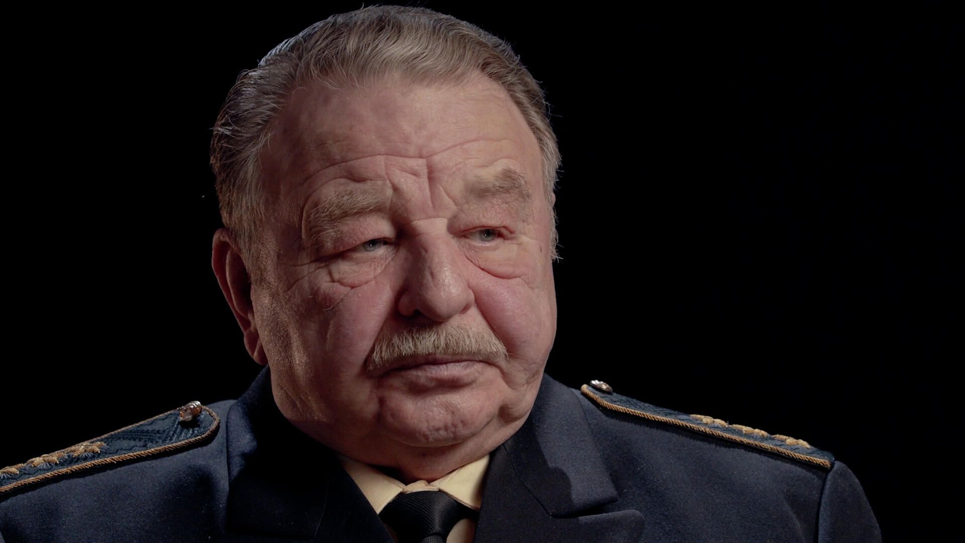 На наших подводных лодках этого сигнала нет – Попов о сигнале SOS около Курска  - РИА Новости, 1920, 22.11.2021