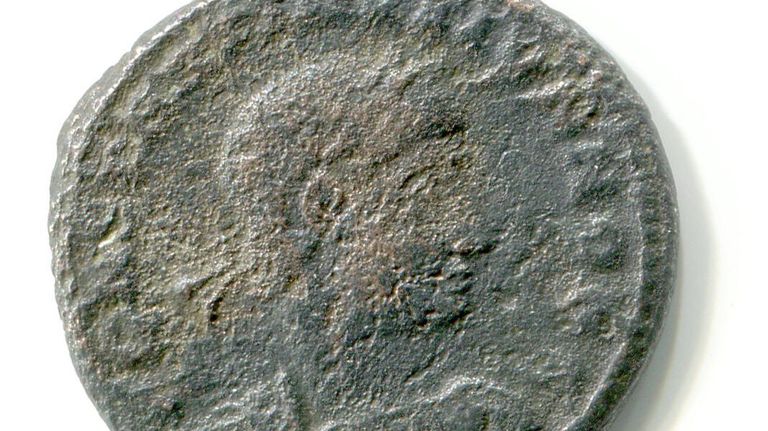Монета с портретом Константина II, отчеканена в 330-335 годах в Никомедии. 
