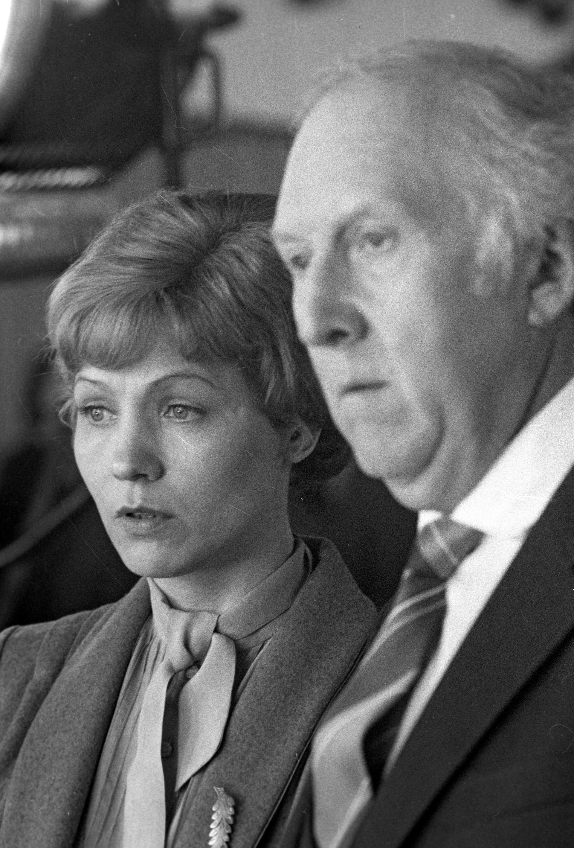 Актеры Нина Русланова и Александр Вокач на съемках фильма Берегите мужчин Актеры Нина Русланова и Александр Вокач на съемках фильма Берегите мужчин - РИА Новости, 1920, 24.04.2025