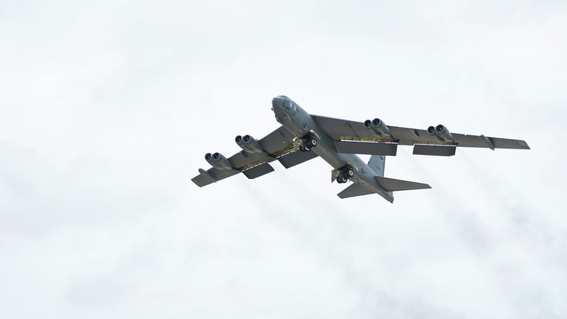 Американский стратегический бомбардировщик B-52H Stratofortress Американский стратегический бомбардировщик B-52H Stratofortress - РИА Новости, 1920, 20.03.2023
