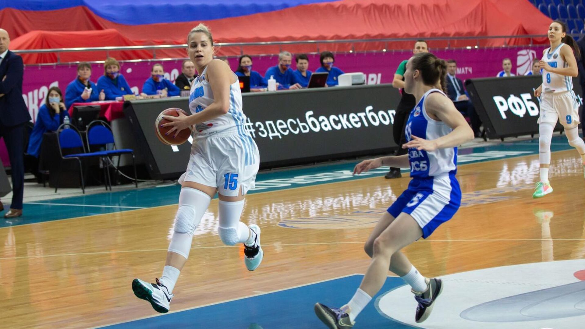 Баскетболистка курского Динамо (слева) в матче чемпионата России Баскетболистка курского Динамо (слева) в матче чемпионата России - РИА Новости, 1920, 24.11.2021