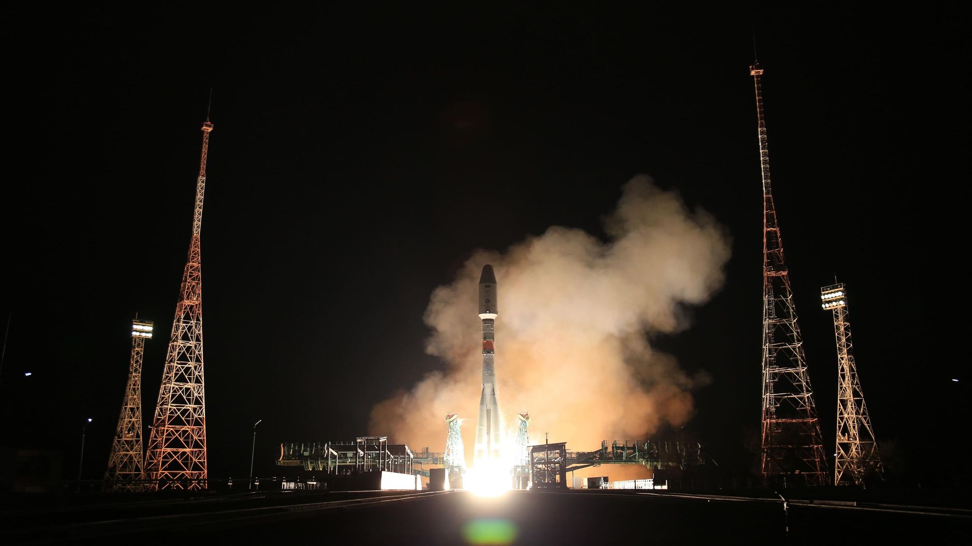 Пуск ракеты-носителя Союз-2.1б с транспортным грузовым кораблем Прогресс М-УМ и узловым модулем Причал с космодрома Байконур Пуск ракеты-носителя Союз-2.1б с транспортным грузовым кораблем Прогресс М-УМ и узловым модулем Причал с космодрома Байконур - РИА Новости, 1920, 24.11.2021
