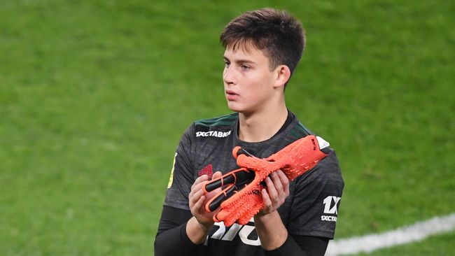 Вратарь Даниил Худяков