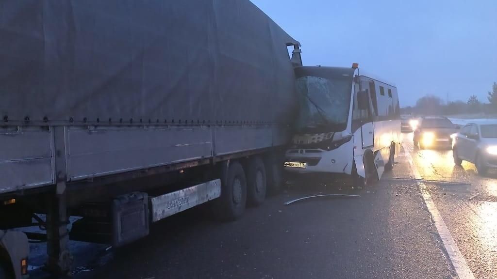 ДТП в Елабужском муниципальном районе в Татарстане ДТП в Елабужском муниципальном районе в Татарстане - РИА Новости, 1920, 01.12.2021