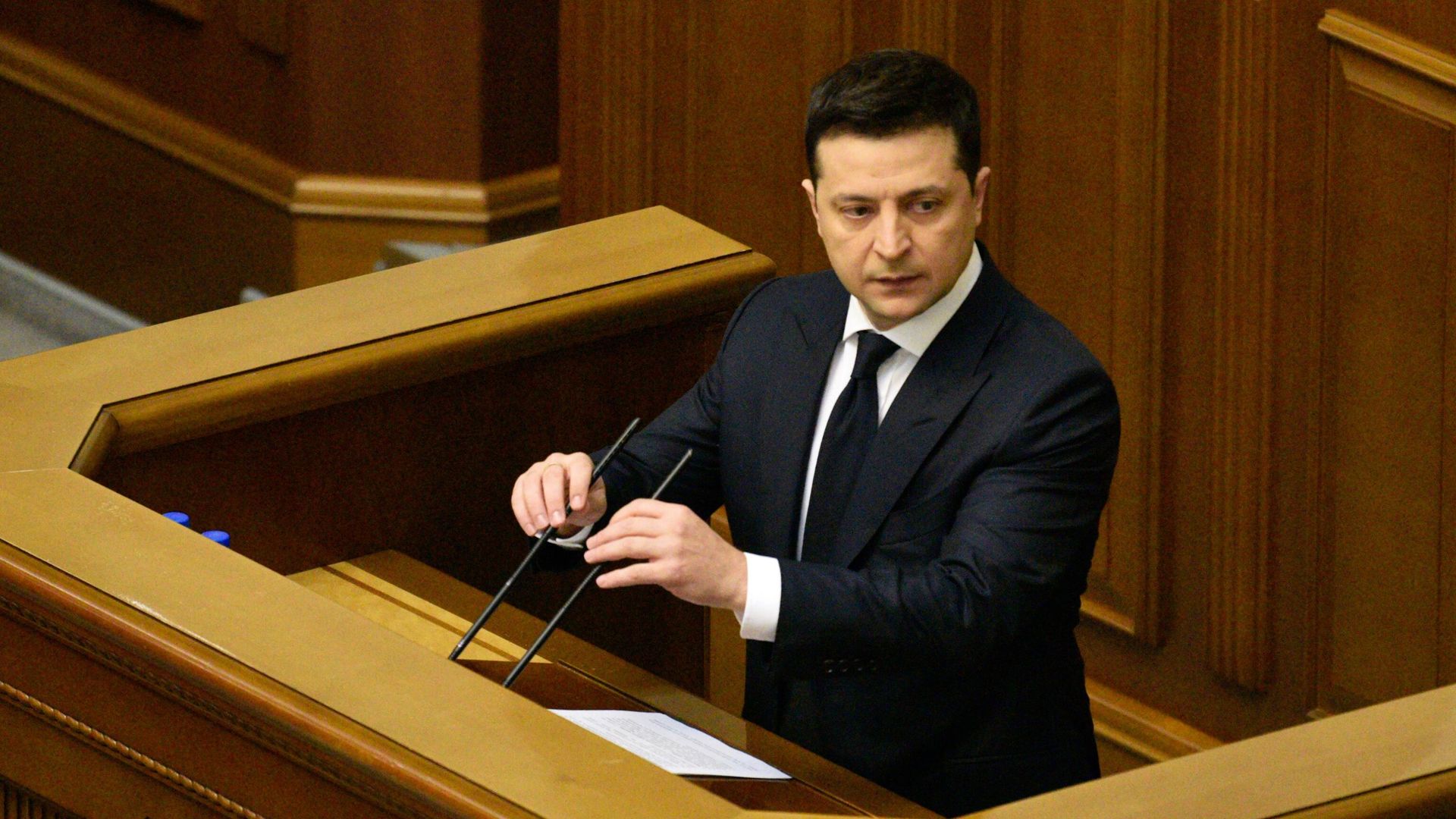 Президент Украины Владимир Зеленский выступает с ежегодным посланием к Верховной раде - РИА Новости, 1920, 21.12.2021