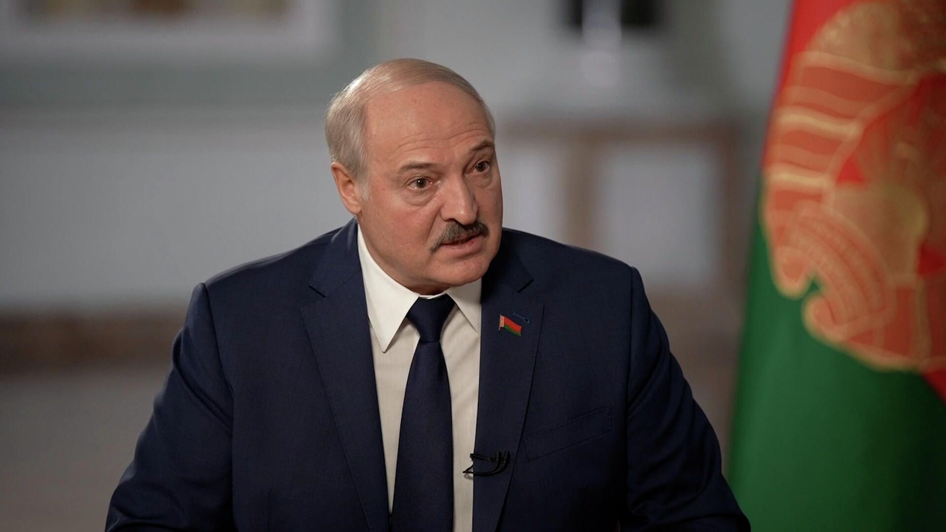 Лукашенко рассказал, кто попросил Россию спасти Крым в 2014 году Лукашенко рассказал, кто попросил Россию спасти Крым в 2014 году - РИА Новости, 1920, 01.12.2021