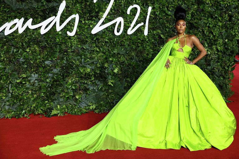 Габриэль Юнион позирует на красной дорожке церемонии Fashion Awards 2021 в Лондоне, Великобритания Габриэль Юнион позирует на красной дорожке церемонии Fashion Awards 2021 в Лондоне, Великобритания