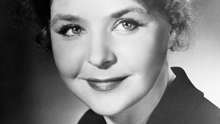 Актриса Нина Ургант Актриса Нина Ургант