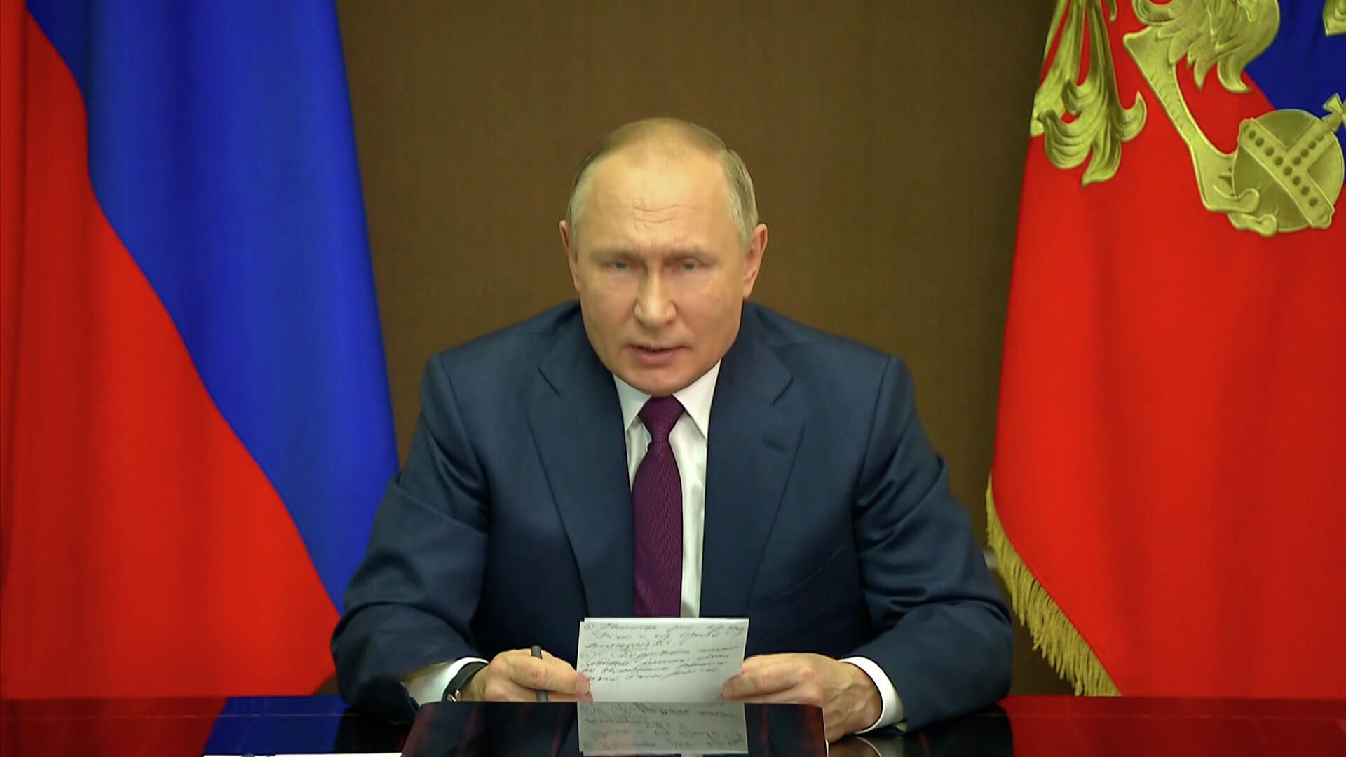 Путин о вакцинации: Стараемся идти по пути убеждения - РИА Новости, 1920, 05.12.2021