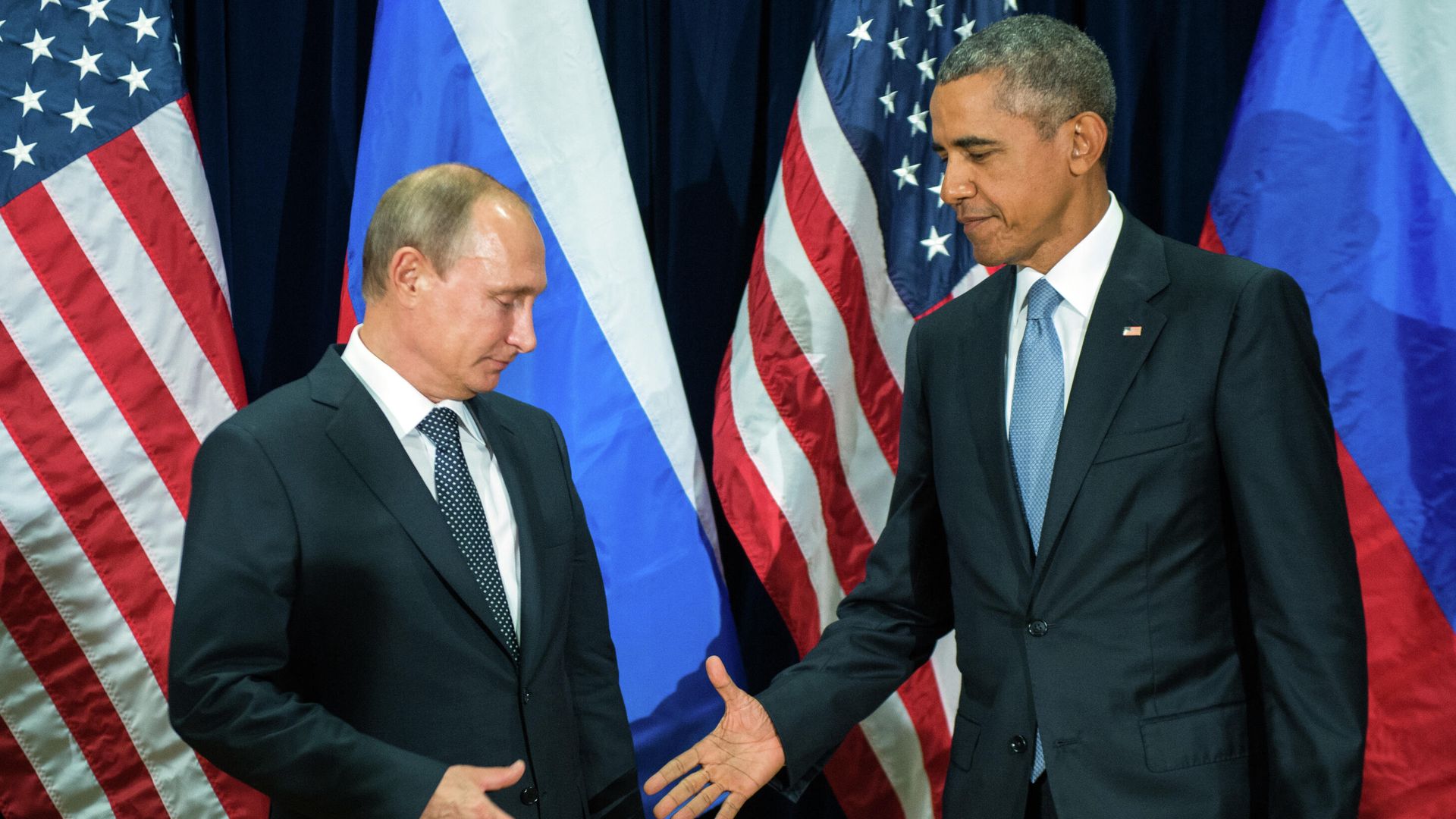 Президент России Владимир Путин и президент США Барак Обама во время встречи в рамках 70-й сессии Генеральной Ассамблеи ООН в Нью-Йорке Президент России Владимир Путин и президент США Барак Обама во время встречи в рамках 70-й сессии Генеральной Ассамблеи ООН в Нью-Йорке - РИА Новости, 1920, 07.12.2021