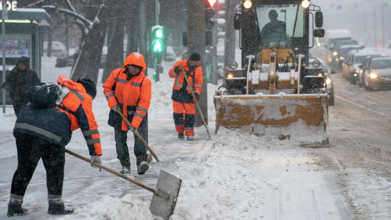 Уборка снега в Москве Уборка снега в Москве