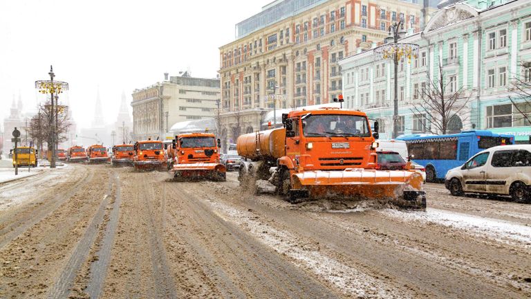 Уборка снега в Москве Уборка снега в Москве