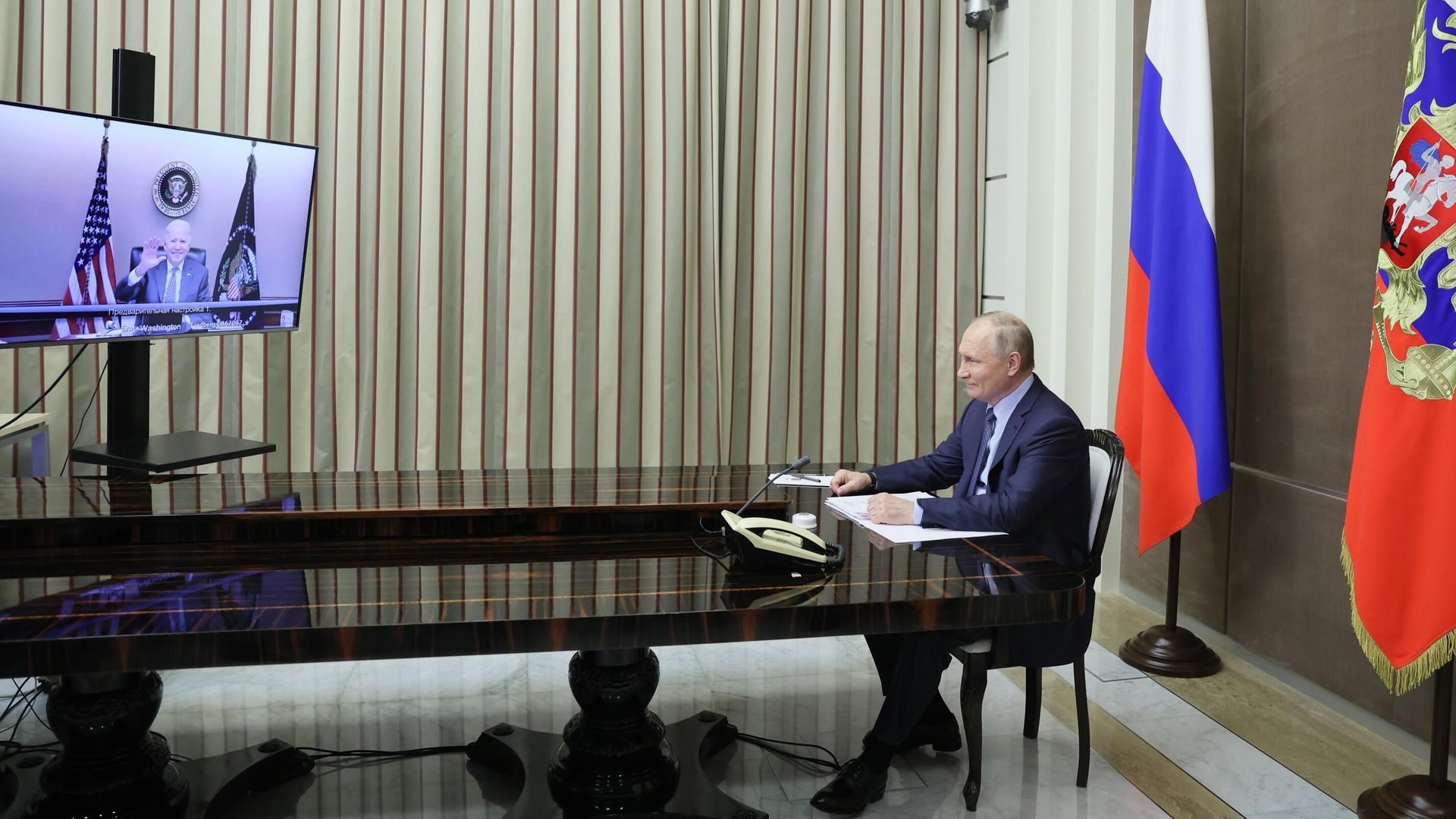 Президент РФ Владимир Путин во время встречи с президентом США Джо Байденом по видеосвязи Президент РФ Владимир Путин во время встречи с президентом США Джо Байденом по видеосвязи - РИА Новости, 1920, 07.12.2021