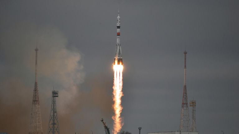 Запуск ракеты-носителя Союз-2.1а с транспортным пилотируемым кораблем Союз МС-20 со стартовой площадки космодрома Байконур Запуск ракеты-носителя Союз-2.1а с транспортным пилотируемым кораблем Союз МС-20 со стартовой площадки космодрома Байконур