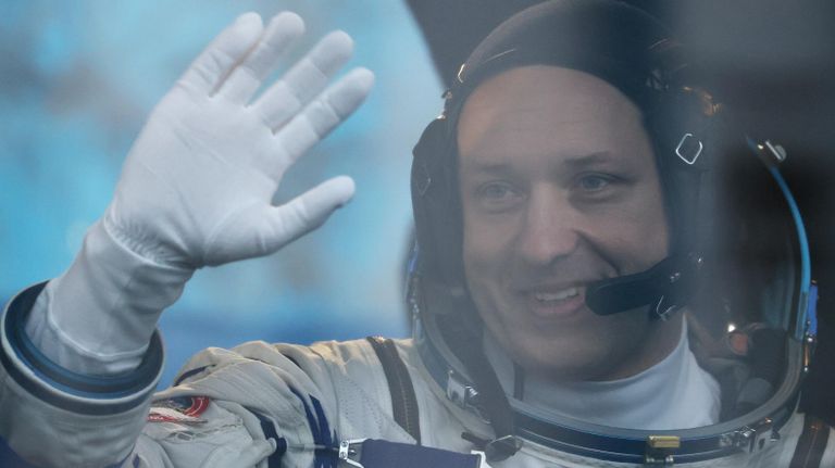Член основного экипажа 20-й экспедиции на МКС космонавт Роскосмоса Александр Мисуркин перед запуском ракеты-носителя Союз-2.1а с транспортным пилотируемым кораблем Союз МС-20 на Байконуре Член основного экипажа 20-й экспедиции на МКС космонавт Роскосмоса Александр Мисуркин перед запуском ракеты-носителя Союз-2.1а с транспортным пилотируемым кораблем Союз МС-20 на Байконуре