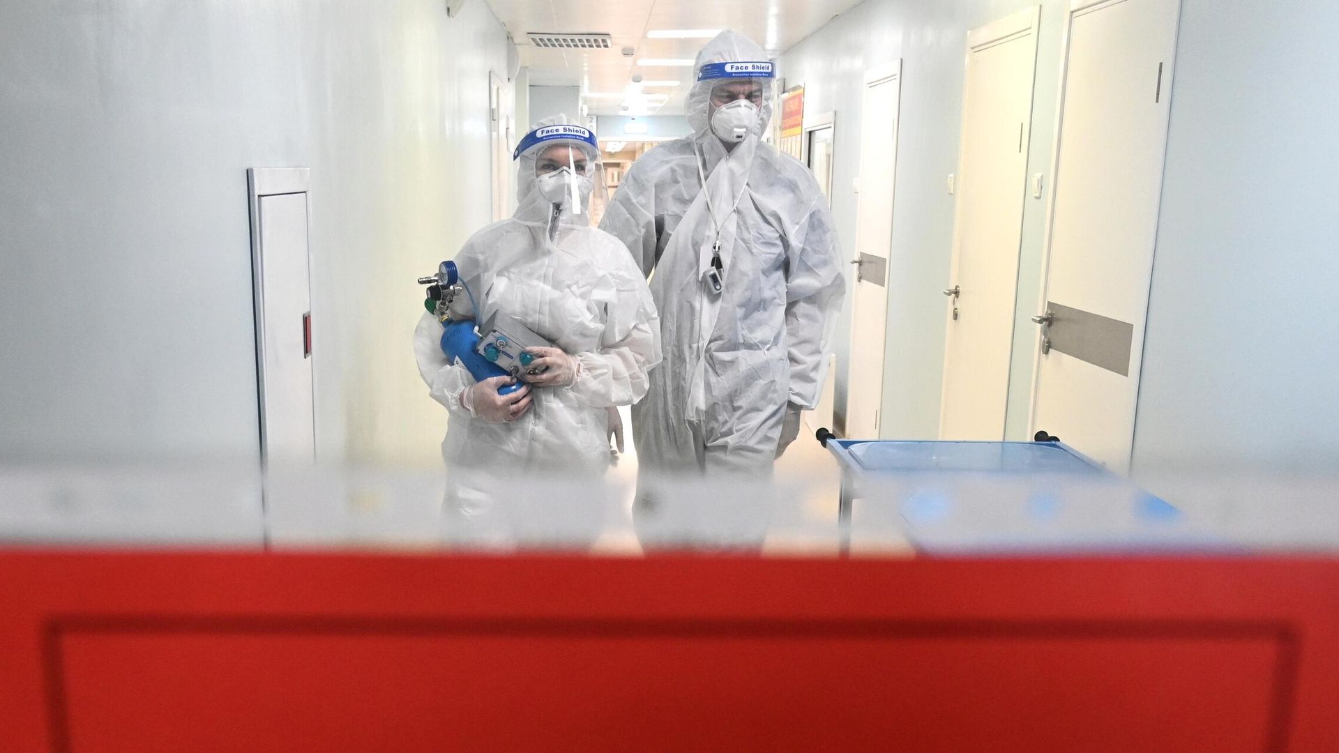 Медицинские работники в красной зоне Медицинские работники в красной зоне - РИА Новости, 1920, 26.12.2021