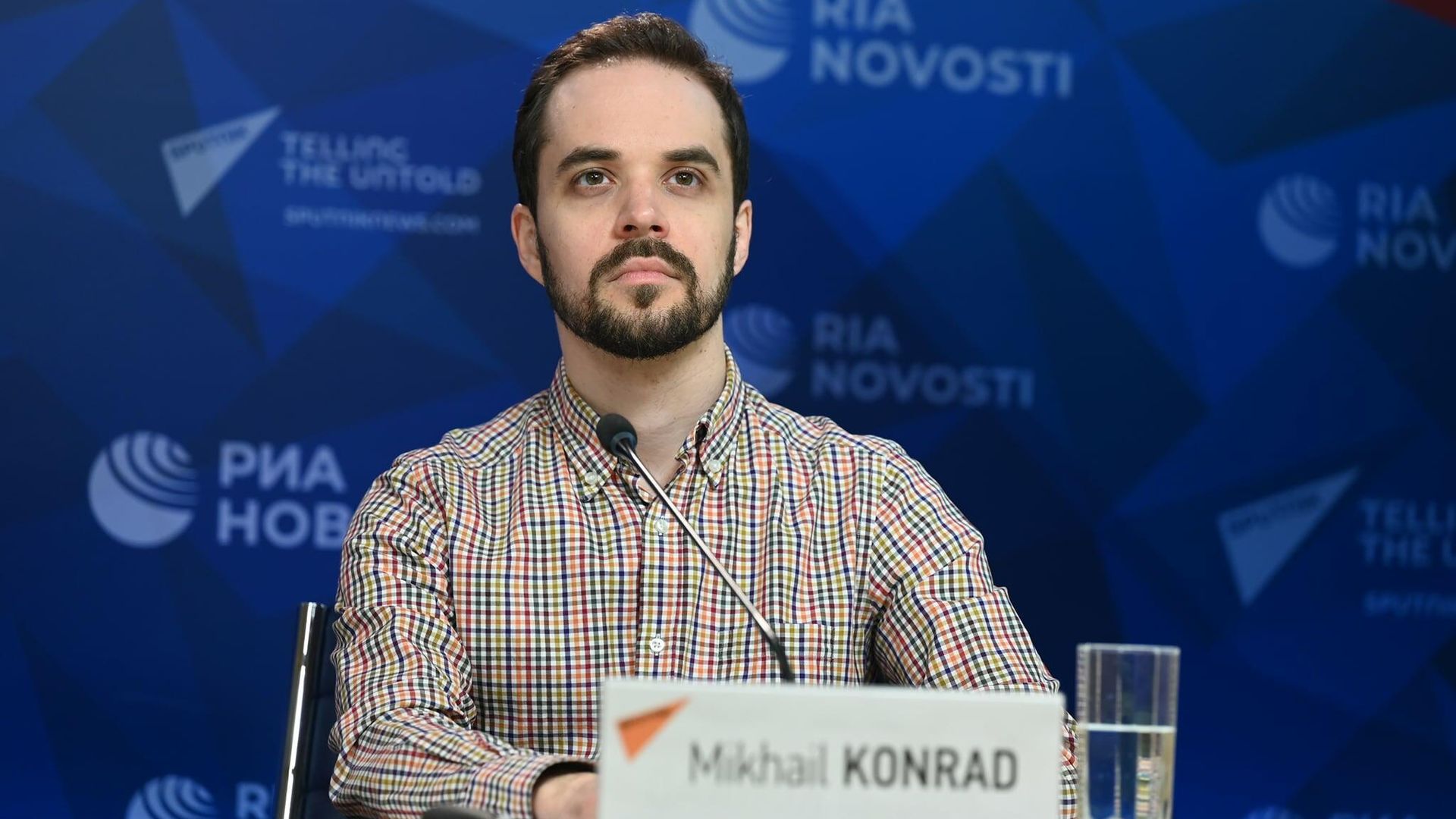 Директор специальных проектов медиагруппы Россия сегодня Михаил Конрад Директор специальных проектов медиагруппы Россия сегодня Михаил Конрад - РИА Новости, 1920, 08.12.2021