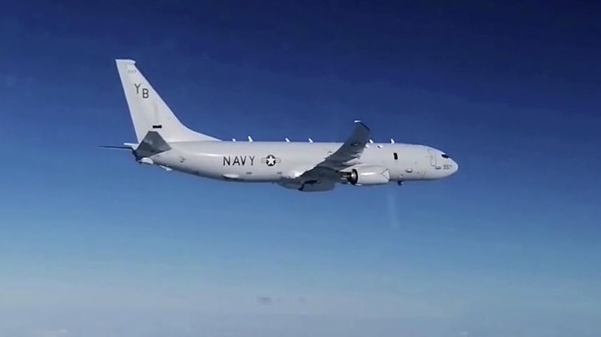 Самолет-разведчик США в небе над Черным морем. Кадр видео Самолет-разведчик США в небе над Черным морем. Кадр видео - РИА Новости, 1920, 20.12.2021