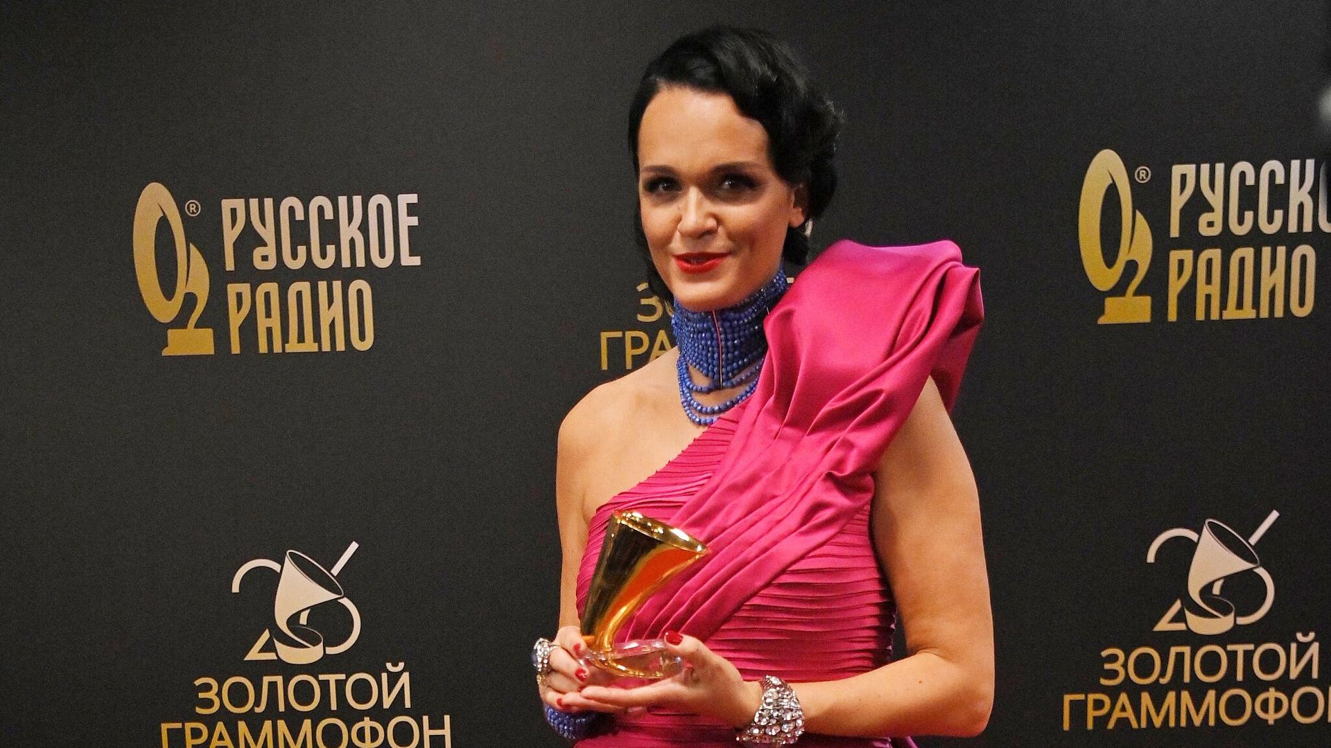 Певица Слава (Анастасия Сланевская) на XXVI церемонии вручения премии Золотой граммофон Певица Слава (Анастасия Сланевская) на XXVI церемонии вручения премии Золотой граммофон - РИА Новости, 1920, 27.06.2022