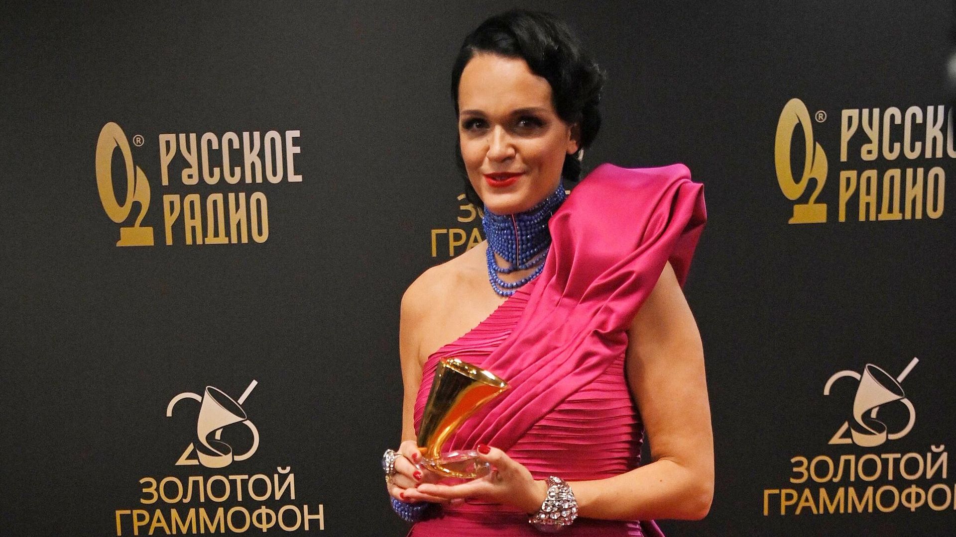 Певица Слава (Анастасия Сланевская) на XXVI церемонии вручения премии Золотой граммофон Певица Слава (Анастасия Сланевская) на XXVI церемонии вручения премии Золотой граммофон - РИА Новости, 1920, 27.06.2022